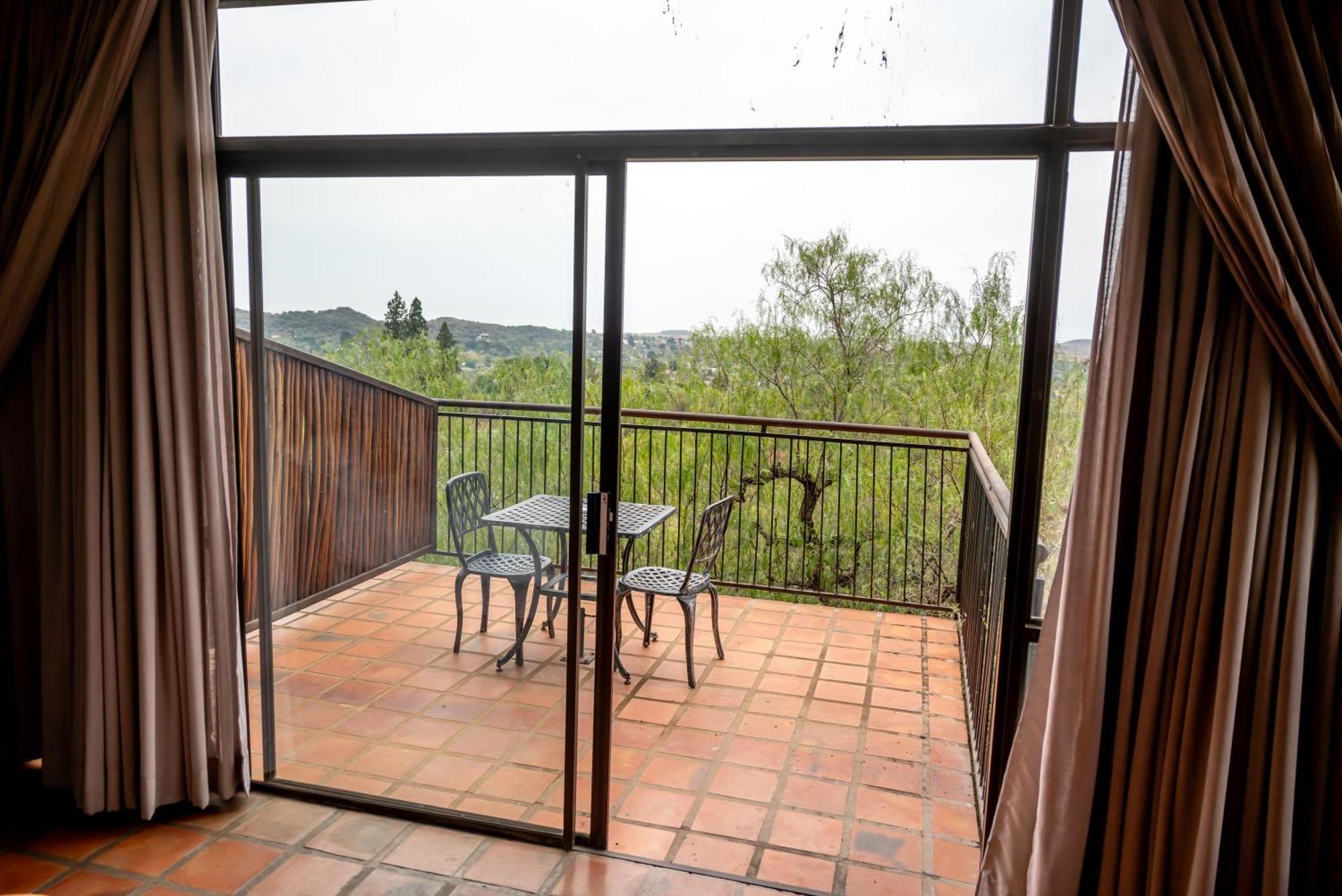 Franklin View Guesthouse บลูมฟอนเทน ภายนอก รูปภาพ