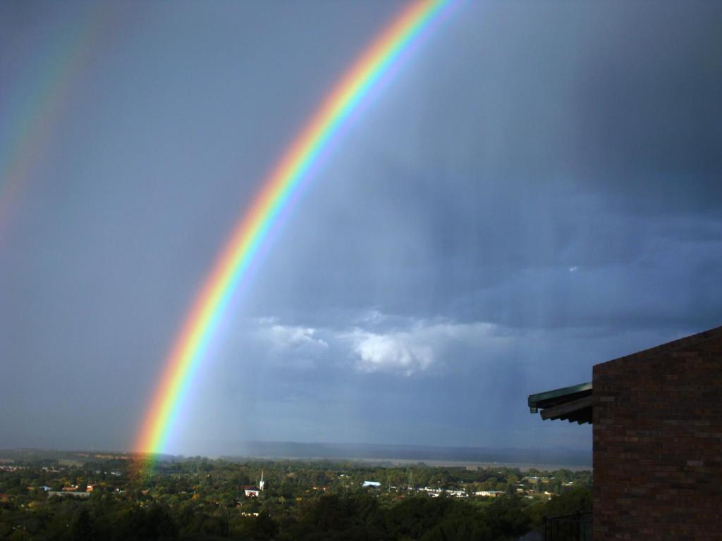 Franklin View Guesthouse บลูมฟอนเทน ภายนอก รูปภาพ